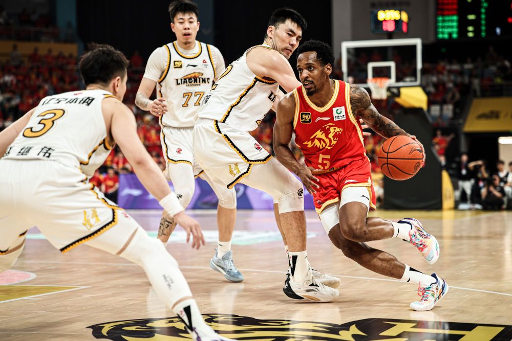 广厦大胜江苏，成功晋级下一轮季后赛的简单介绍