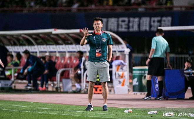 河南建业惨败，主帅感叹团队需更努力