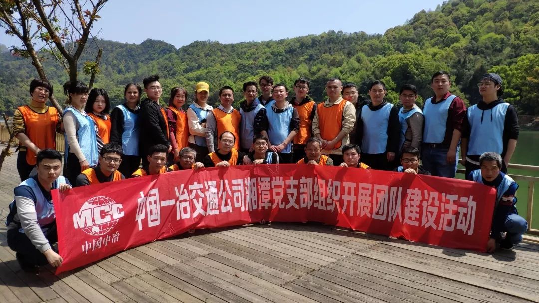 铁血精神!球队团结一致克服困难赢得胜利 铁血精神!球队团结一致克服困难赢得胜利