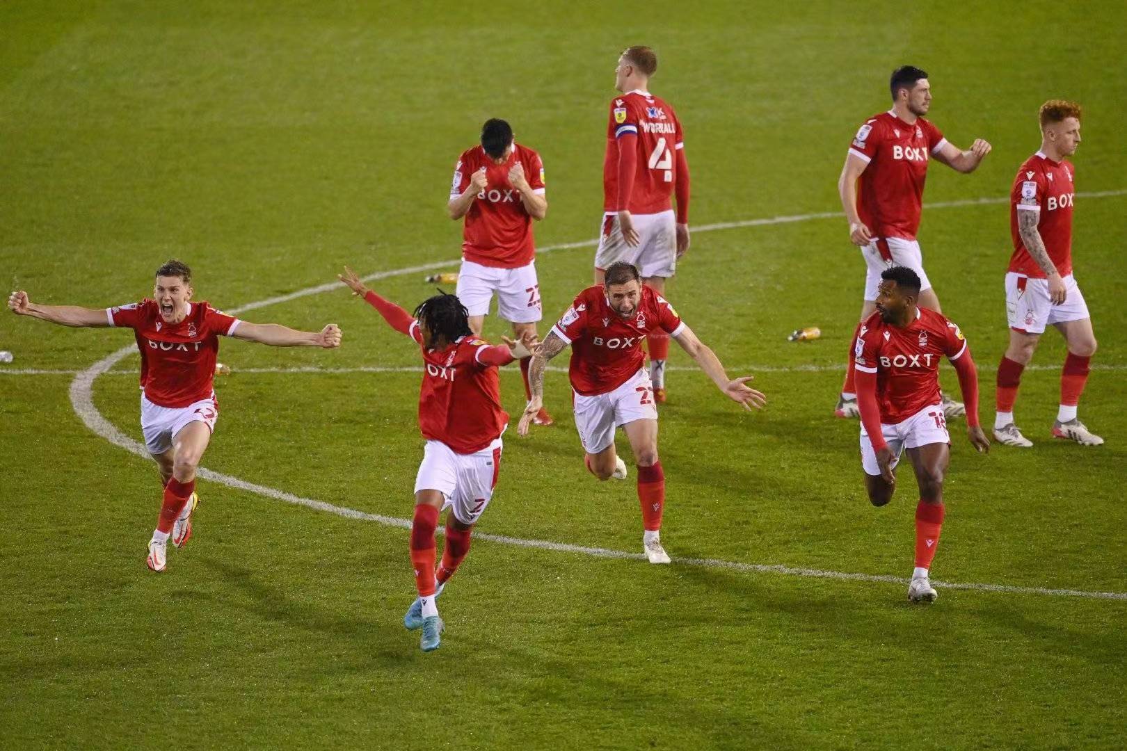 热刺开场连得两球，白鹿巷掀起热潮的简单介绍