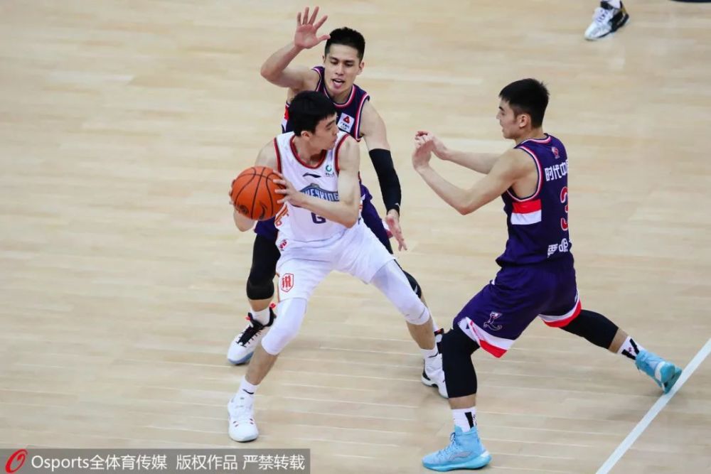 捷克波德瓦队员卓越发挥，大胜对手