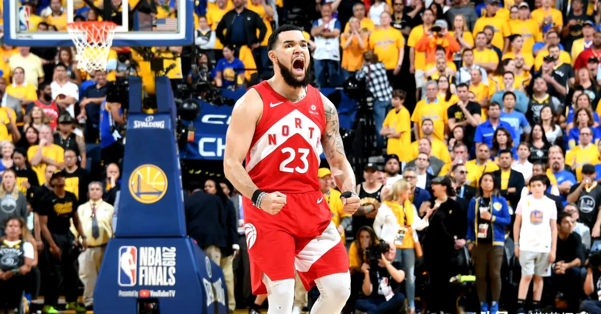 猛龙大胜黄蜂，范弗利特发威28分