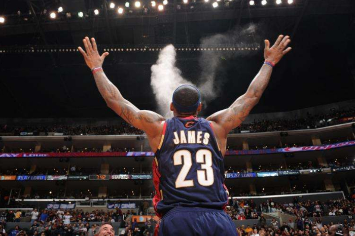 活塞逆转骑士,豪取胜利 活塞逆转骑士,豪取胜利