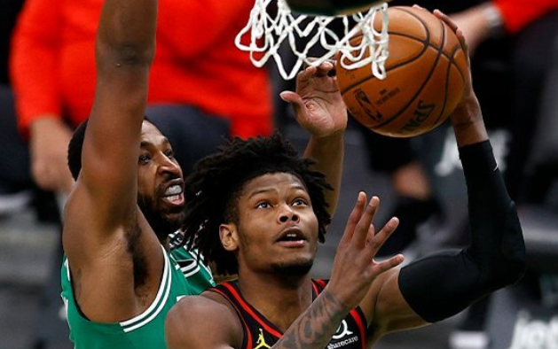 包含老鹰惊险胜骑士，保持不败战绩的词条