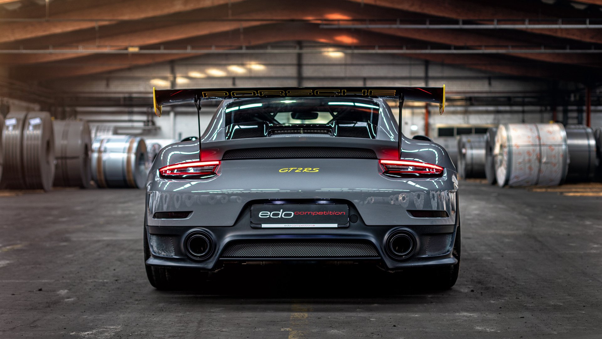 赛道与球场，F1街道赛之夜，塔图姆关键战不手软